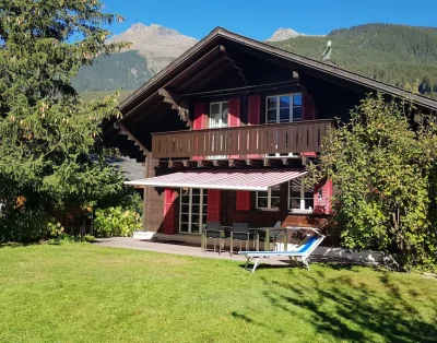 Chalet confortable avec grand jardin et vue sur la montagne